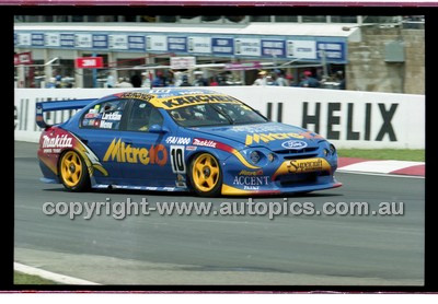 FIA 1000 Bathurst 19th November 2000 - Photographer Marshall Cass - Code 00-MC-B00-934