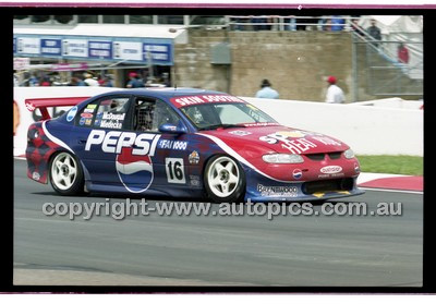 FIA 1000 Bathurst 19th November 2000 - Photographer Marshall Cass - Code 00-MC-B00-935