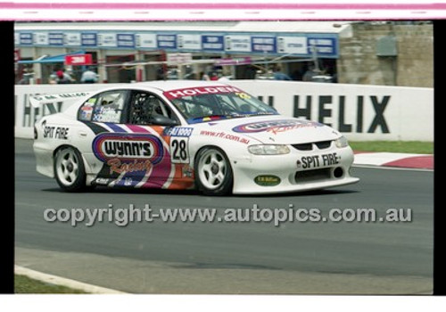 FIA 1000 Bathurst 19th November 2000 - Photographer Marshall Cass - Code 00-MC-B00-940