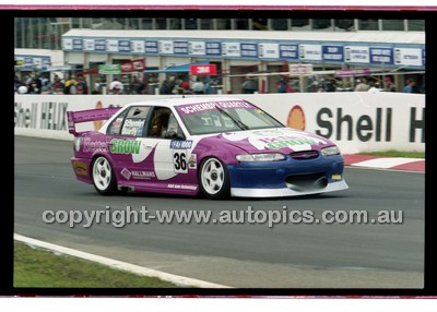FIA 1000 Bathurst 19th November 2000 - Photographer Marshall Cass - Code 00-MC-B00-957