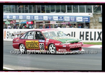 FIA 1000 Bathurst 19th November 2000 - Photographer Marshall Cass - Code 00-MC-B00-958