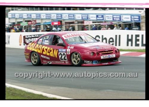FIA 1000 Bathurst 19th November 2000 - Photographer Marshall Cass - Code 00-MC-B00-962