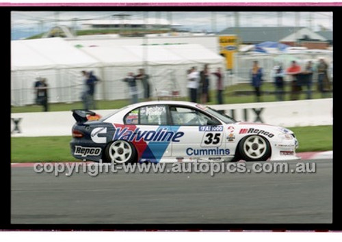 FIA 1000 Bathurst 19th November 2000 - Photographer Marshall Cass - Code 00-MC-B00-980