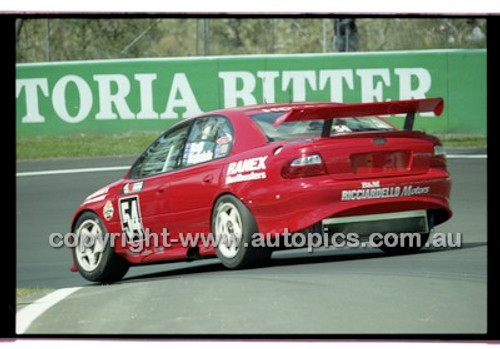 Bathurst 1000, 2001 - Photographer Marshall Cass - Code 01-MC-B01-011