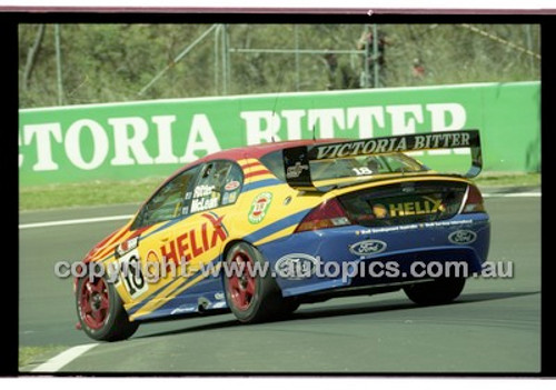 Bathurst 1000, 2001 - Photographer Marshall Cass - Code 01-MC-B01-017