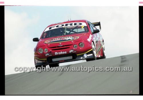 Bathurst 1000, 2001 - Photographer Marshall Cass - Code 01-MC-B01-069