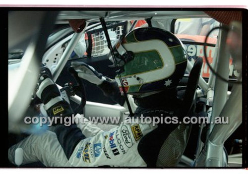 Bathurst 1000, 2001 - Photographer Marshall Cass - Code 01-MC-B01-090