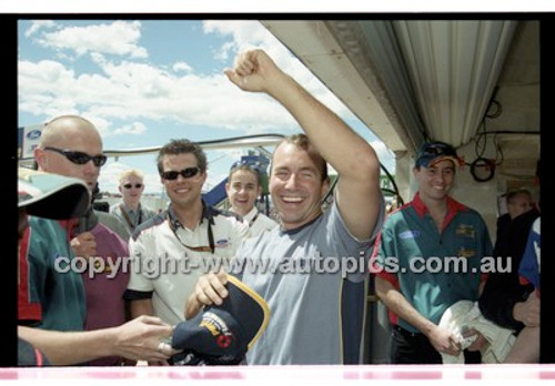 Bathurst 1000, 2001 - Photographer Marshall Cass - Code 01-MC-B01-098