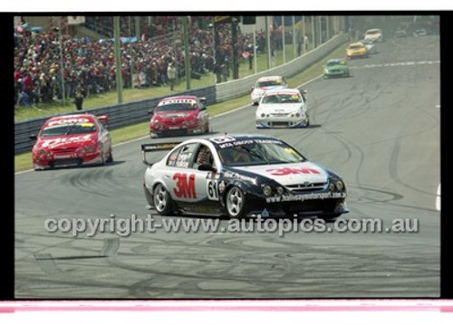 Bathurst 1000, 2001 - Photographer Marshall Cass - Code 01-MC-B01-123