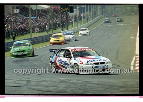 Bathurst 1000, 2001 - Photographer Marshall Cass - Code 01-MC-B01-126