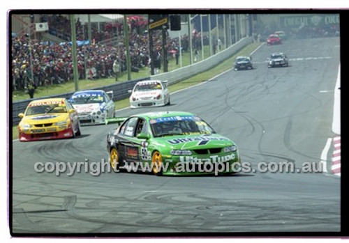 Bathurst 1000, 2001 - Photographer Marshall Cass - Code 01-MC-B01-127