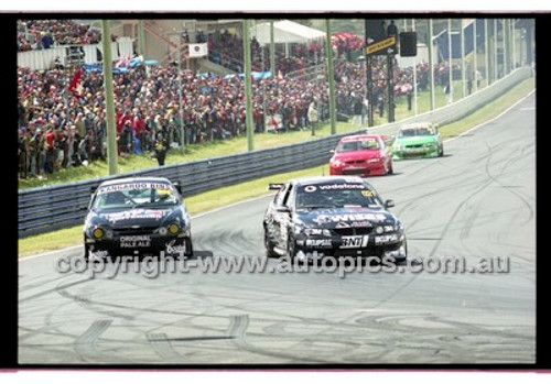 Bathurst 1000, 2001 - Photographer Marshall Cass - Code 01-MC-B01-131