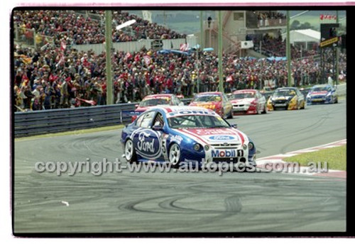 Bathurst 1000, 2001 - Photographer Marshall Cass - Code 01-MC-B01-133