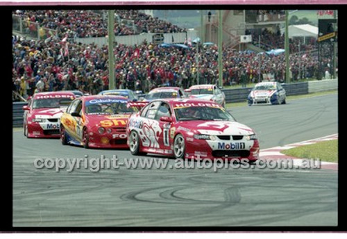 Bathurst 1000, 2001 - Photographer Marshall Cass - Code 01-MC-B01-134