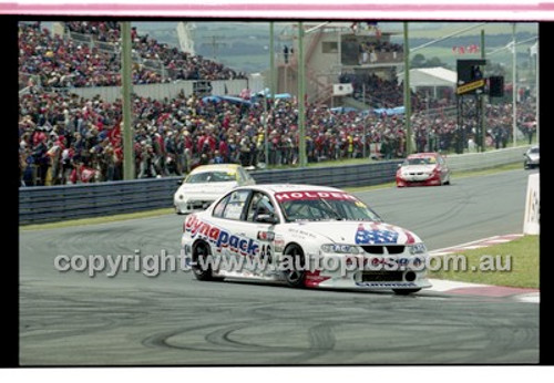 Bathurst 1000, 2001 - Photographer Marshall Cass - Code 01-MC-B01-140