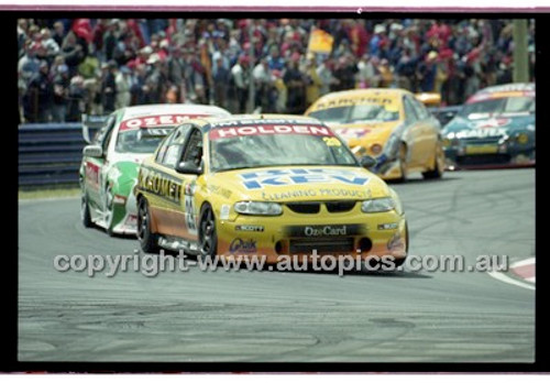 Bathurst 1000, 2001 - Photographer Marshall Cass - Code 01-MC-B01-184