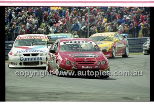 Bathurst 1000, 2001 - Photographer Marshall Cass - Code 01-MC-B01-188