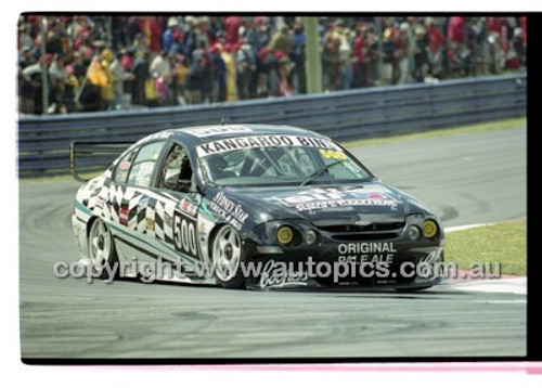 Bathurst 1000, 2001 - Photographer Marshall Cass - Code 01-MC-B01-192