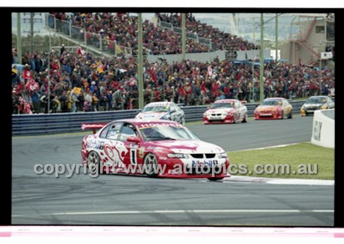 Bathurst 1000, 2001 - Photographer Marshall Cass - Code 01-MC-B01-195