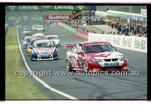 Bathurst 1000, 2001 - Photographer Marshall Cass - Code 01-MC-B01-200