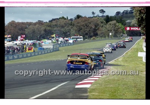 Bathurst 1000, 2001 - Photographer Marshall Cass - Code 01-MC-B01-213