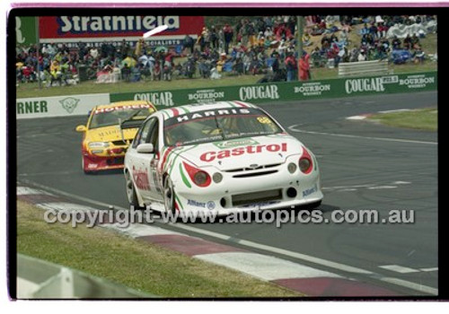 Bathurst 1000, 2001 - Photographer Marshall Cass - Code 01-MC-B01-252