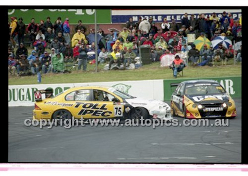 Bathurst 1000, 2001 - Photographer Marshall Cass - Code 01-MC-B01-267