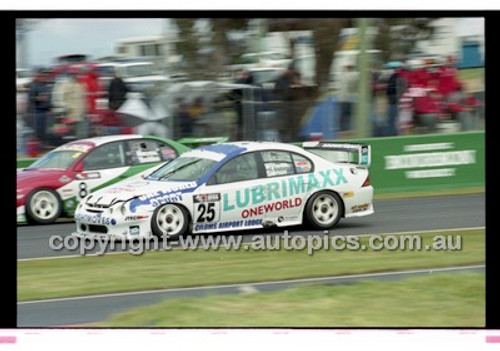 Bathurst 1000, 2001 - Photographer Marshall Cass - Code 01-MC-B01-291