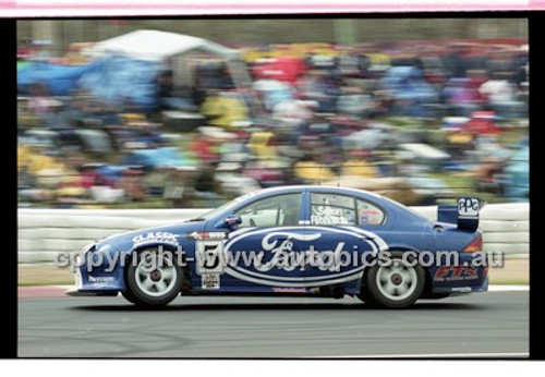 Bathurst 1000, 2001 - Photographer Marshall Cass - Code 01-MC-B01-310