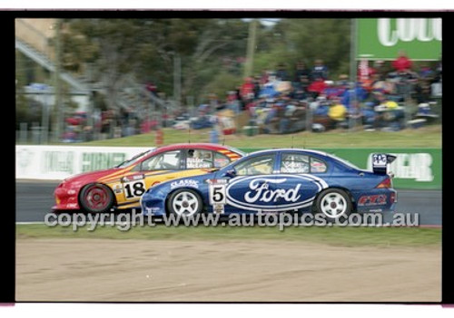 Bathurst 1000, 2001 - Photographer Marshall Cass - Code 01-MC-B01-322