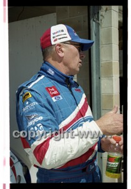 Bathurst 1000, 2001 - Photographer Marshall Cass - Code 01-MC-B01-329