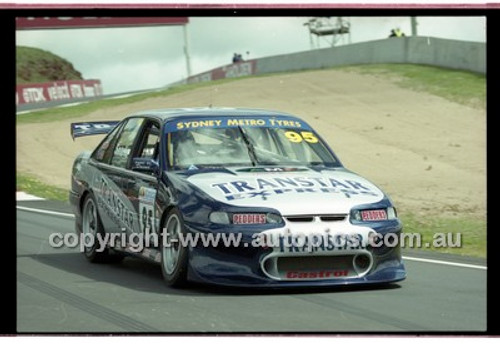 Bathurst 1000, 2001 - Photographer Marshall Cass - Code 01-MC-B01-392