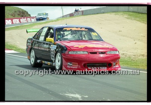 Bathurst 1000, 2001 - Photographer Marshall Cass - Code 01-MC-B01-396
