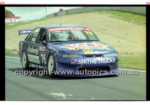 Bathurst 1000, 2001 - Photographer Marshall Cass - Code 01-MC-B01-402