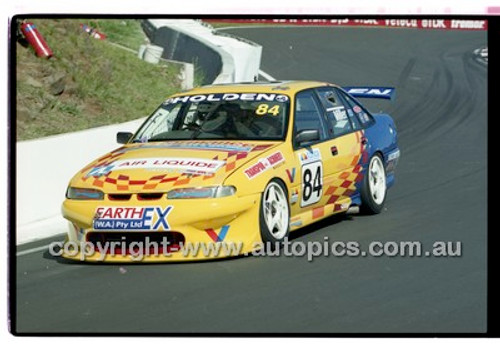 Bathurst 1000, 2001 - Photographer Marshall Cass - Code 01-MC-B01-421