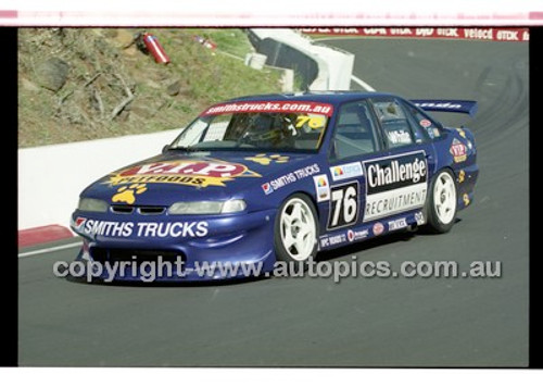 Bathurst 1000, 2001 - Photographer Marshall Cass - Code 01-MC-B01-424