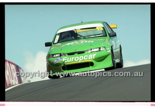 Bathurst 1000, 2001 - Photographer Marshall Cass - Code 01-MC-B01-454