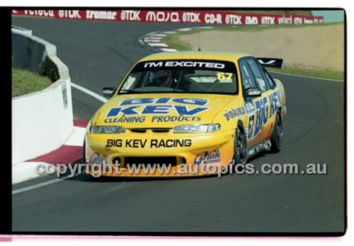 Bathurst 1000, 2001 - Photographer Marshall Cass - Code 01-MC-B01-576