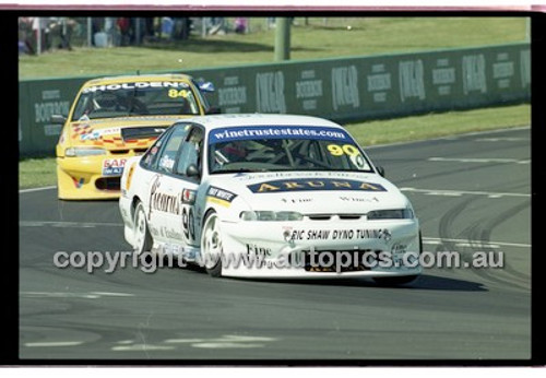 Bathurst 1000, 2001 - Photographer Marshall Cass - Code 01-MC-B01-682