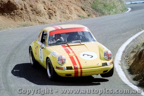 70033  -  Jim McKeown  -  Porsche 911s -  Bathurst 1970 - Photographer David Blanch