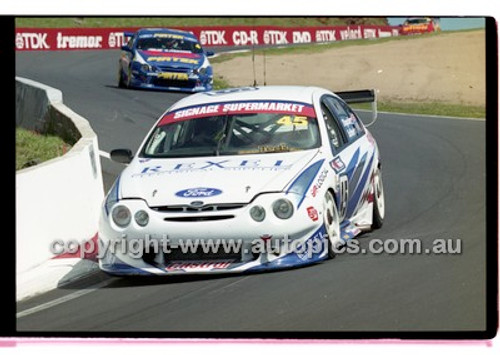Bathurst 1000, 2001 - Photographer Marshall Cass - Code 01-MC-B01-788