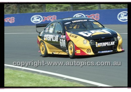 Bathurst 1000, 2001 - Photographer Marshall Cass - Code 01-MC-B01-790