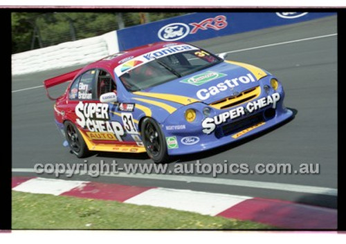 Bathurst 1000, 2001 - Photographer Marshall Cass - Code 01-MC-B01-816