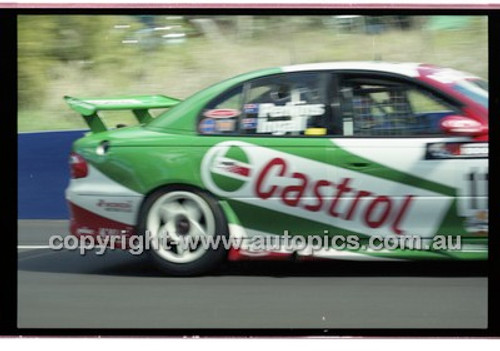 Bathurst 1000, 2001 - Photographer Marshall Cass - Code 01-MC-B01-821