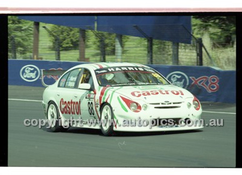 Bathurst 1000, 2001 - Photographer Marshall Cass - Code 01-MC-B01-829