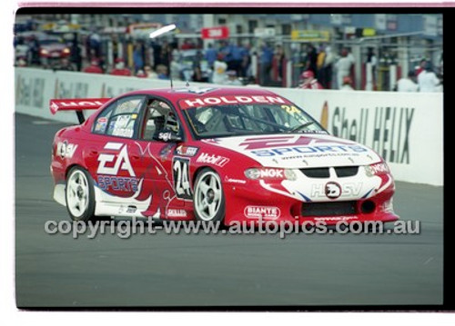 Bathurst 1000, 2001 - Photographer Marshall Cass - Code 01-MC-B01-891