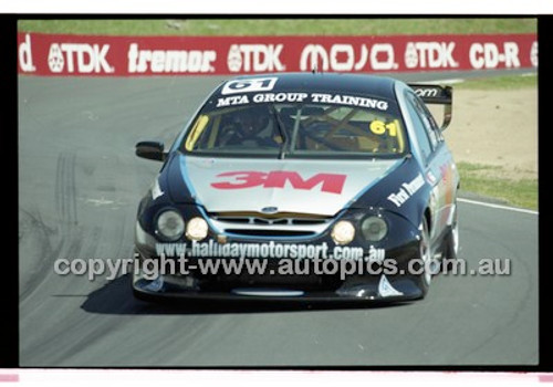 Bathurst 1000, 2001 - Photographer Marshall Cass - Code 01-MC-B01-1005