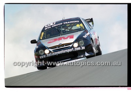 Bathurst 1000, 2001 - Photographer Marshall Cass - Code 01-MC-B01-1025