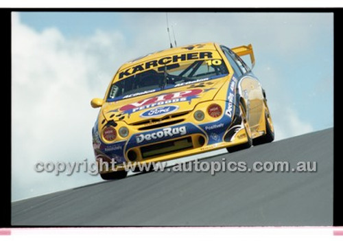 Bathurst 1000, 2001 - Photographer Marshall Cass - Code 01-MC-B01-1026