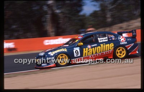 Bathurst 1000, 2002 - Photographer Marshall Cass - Code 02-B02-067